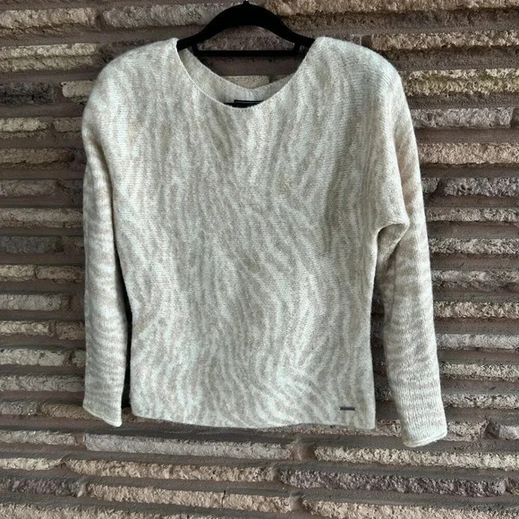 Abercrombie & Fitch Tan and Cream Zebra Print Sweater Size Small - Picture 1 of 6